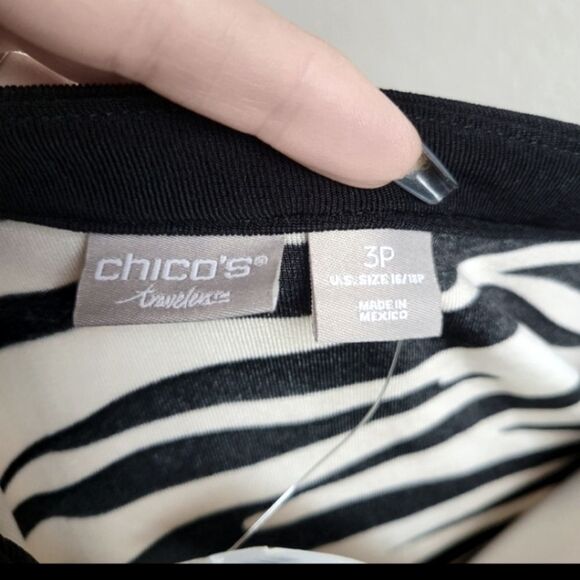 NWT Chicos Travelers Zebra Top - Picture 6 of 7